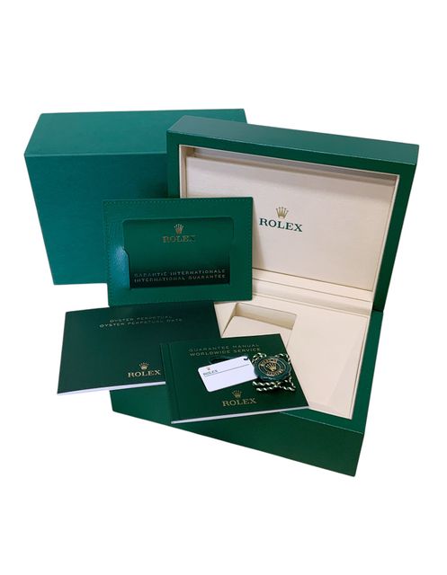 Rolex Oyster Perpetual 126000 Image 4